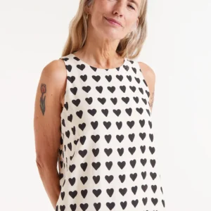 Vestido largo con estampado de corazones